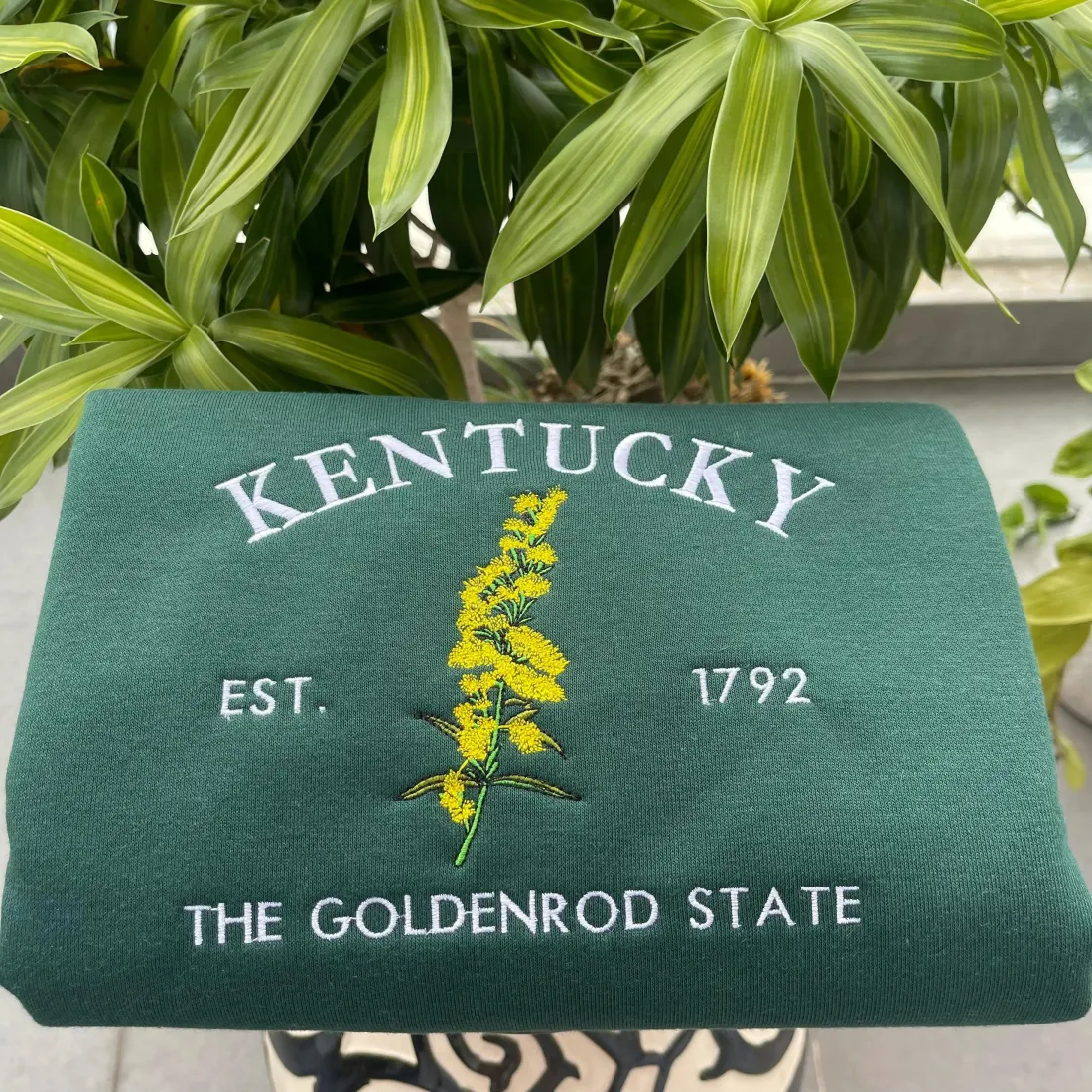 CUSTOM EMBROIDERED KENTUCKY FLOWER SWEATSHIRT