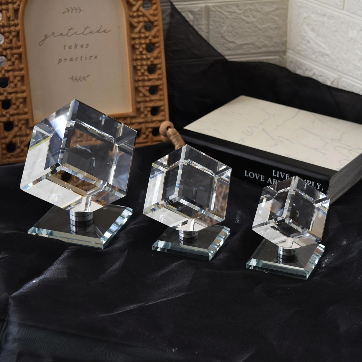 Custom Spinning Photo Keepsake Cube Personalized 3‑Memory Photo Display Unique Anniversary & Couple Gift