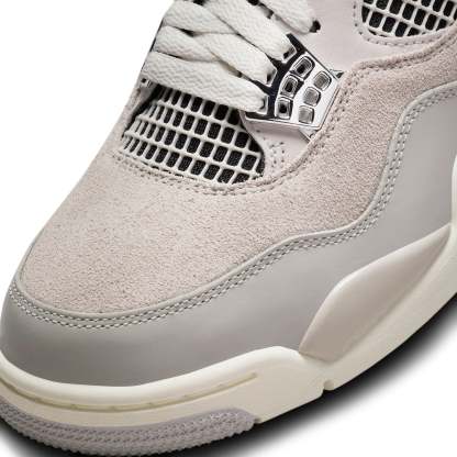 Air Jordan 4 Retro Frozen Moments (W)– Unisex Style