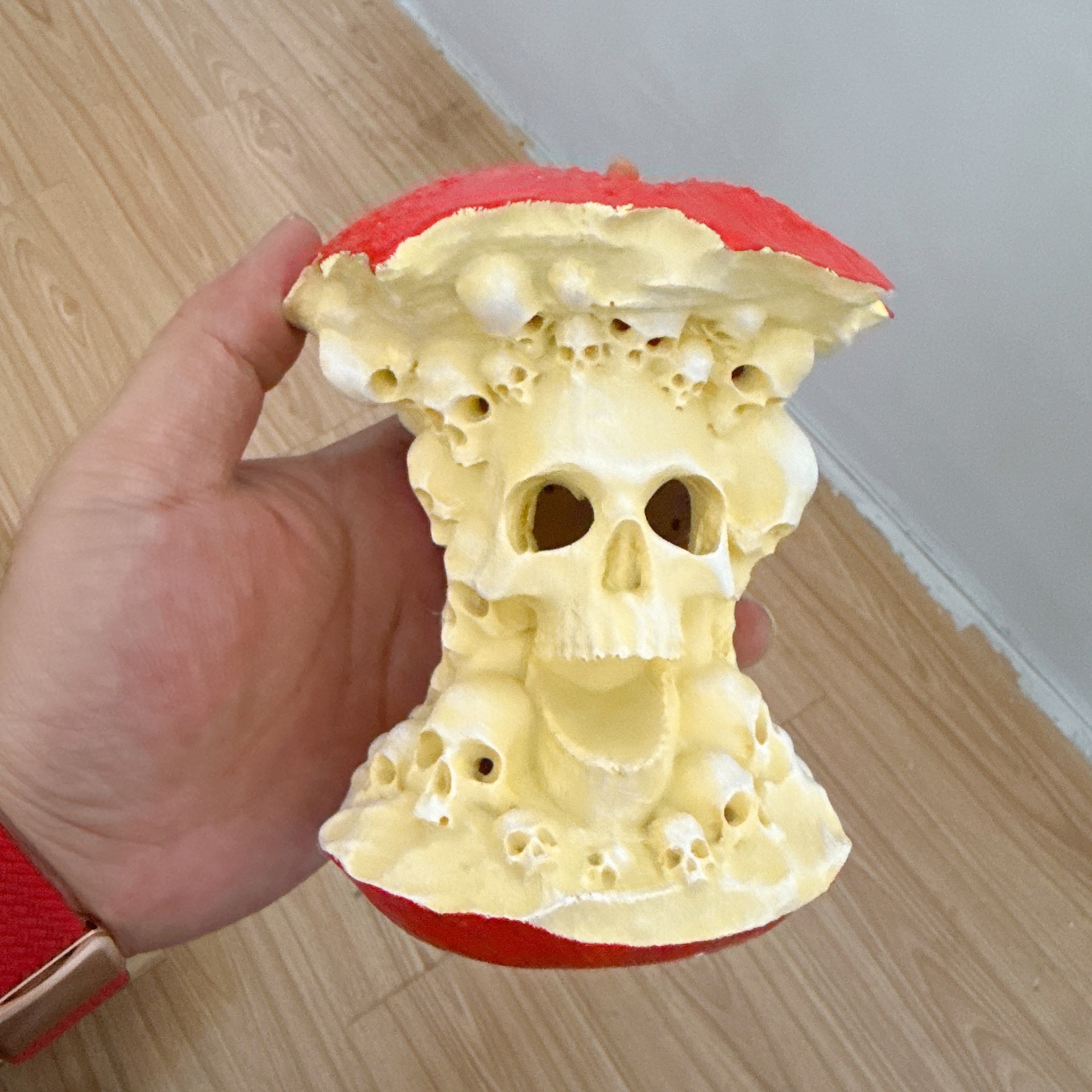 Skull Apple Lamp