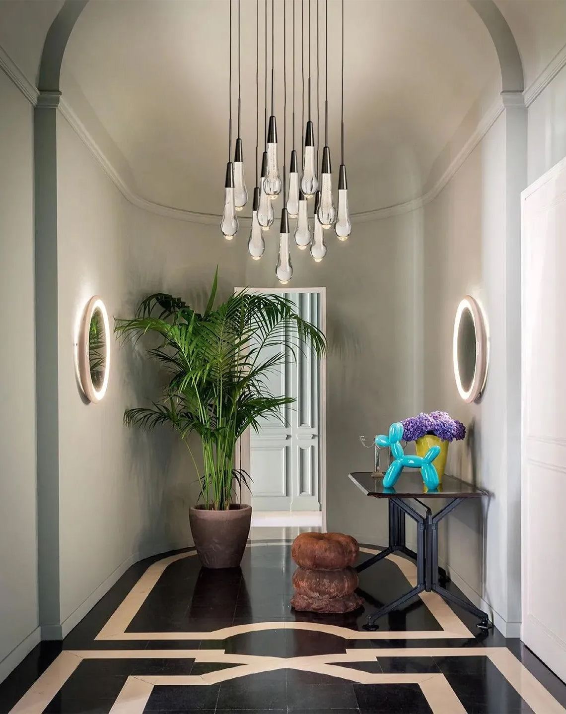Solitaire Raindrop Round Chandelier for entryways