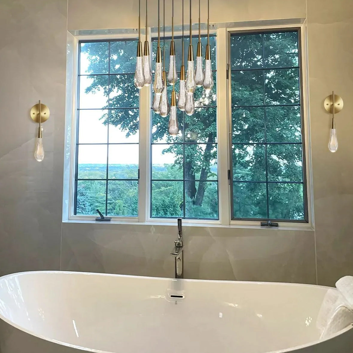 Solitaire Raindrop Round Chandelier for bathrooms