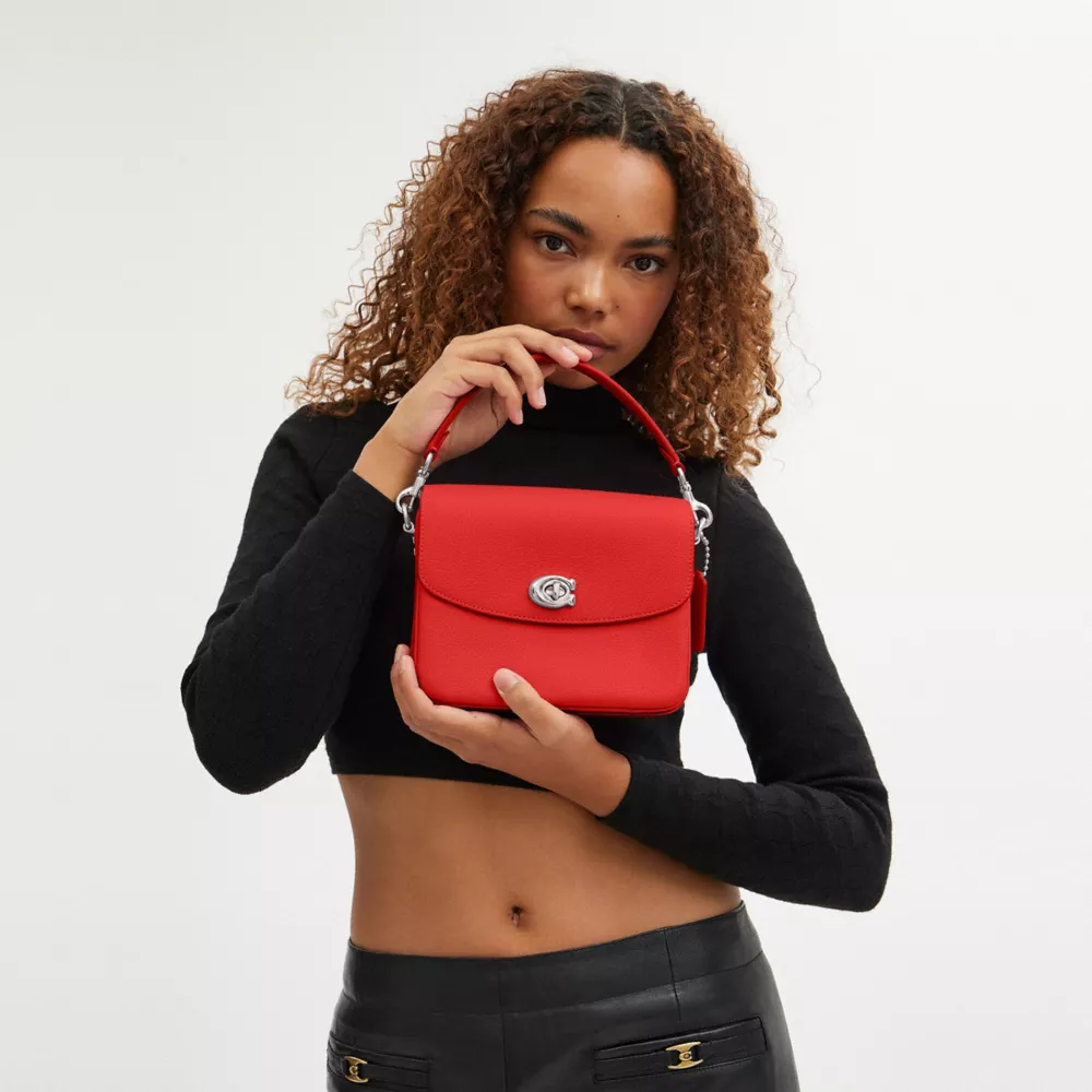 Cokhjgach Cassie Crossbody 19 With Heart Strap