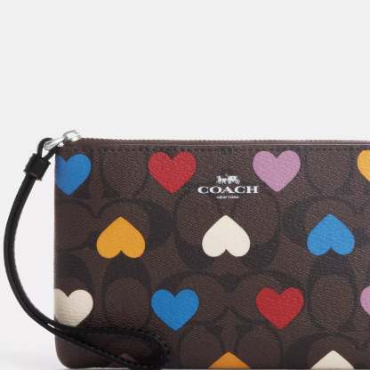 Cokhjgach Outlet Corner Zip Wristlet In Signature Canvas With Heart Print