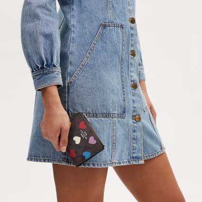 Cokhjgach Outlet Bifold Wallet In Signature Canvas With Heart Print