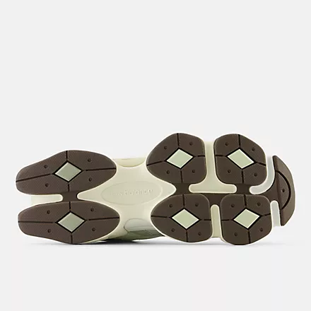 Nekhjgw balkhjgance 9060 Olivine with lichen green and dark olivine