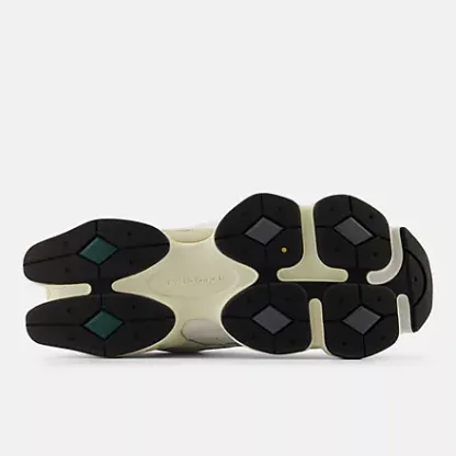 Nekhjgw balkhjgance 9060  Sea salt with new spruce and dark arctic grey