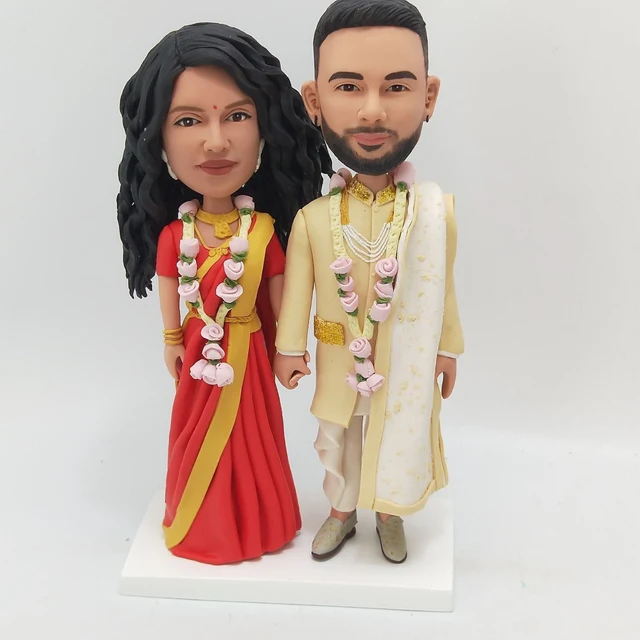 Fully Customizable Wedding Cake Bobbleheads For Couple