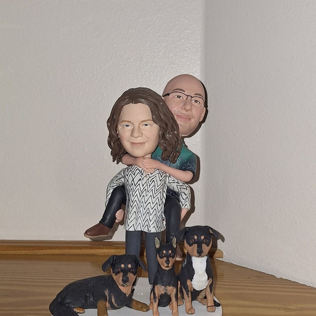 Fully Customizable Figure Bobblehead - 2 Person & Dogs