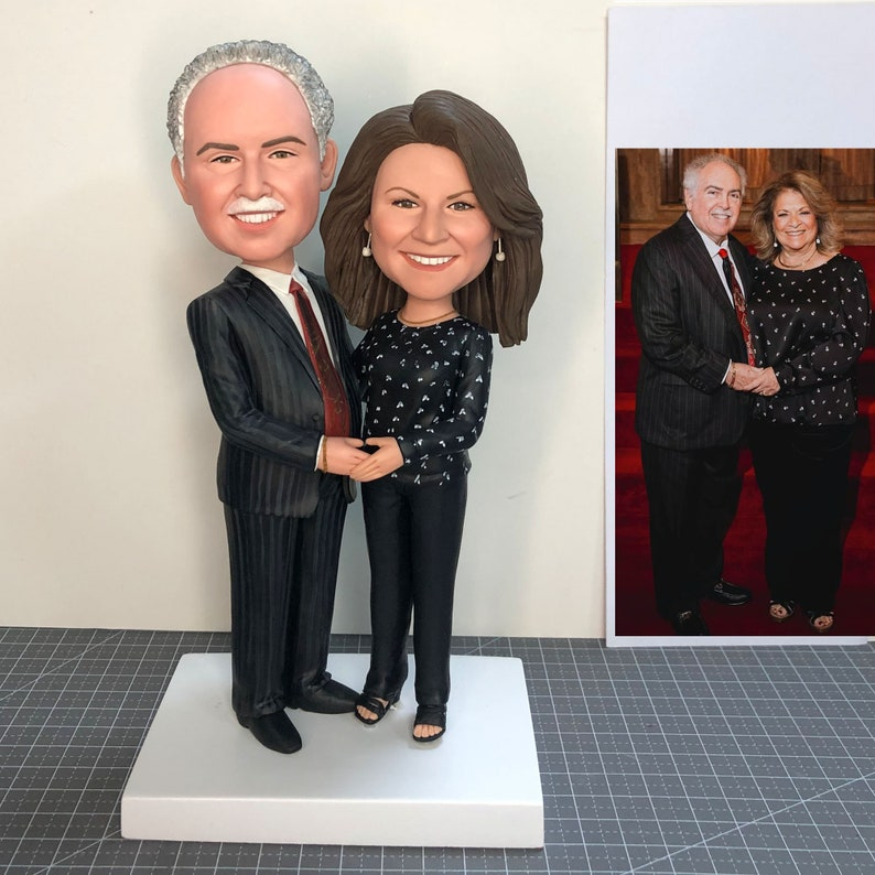 Fully Customizable Happy Couple Bobbleheads For Parents