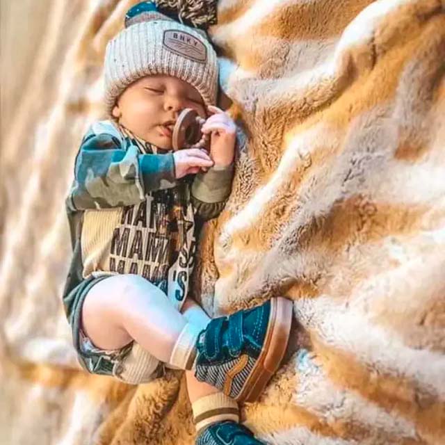 Baby MAMA‘S BOY Print Bodysuit