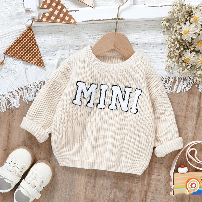 Hot Sale Autumn And Winter New Baby Knitted Towel Embroidered