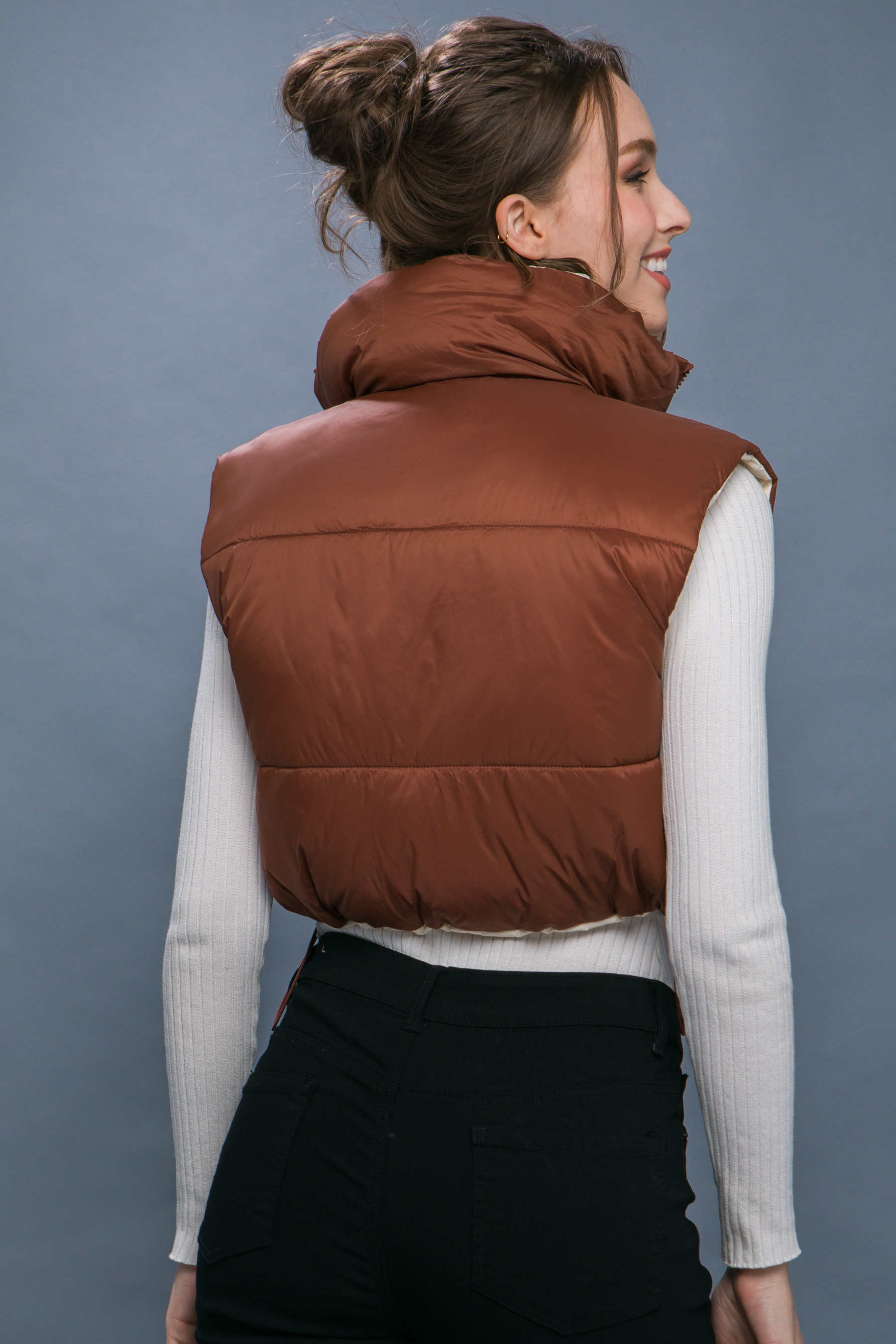 JACKETW Women's 20D Nylon Double-Sided Short Puffer Vest Jacket -LT-6819 