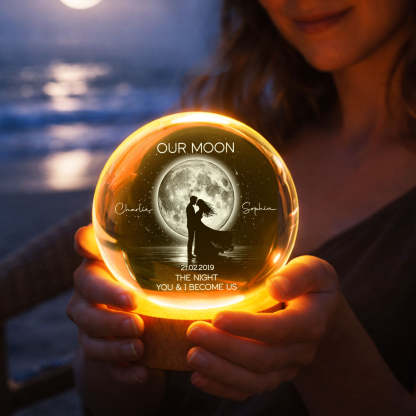 Couple Kissing Under the Moonlight, Custom Moon Phase by Date - Personalized Crystal Ball LED Night Light - Sentimental Valentine's Day Gift for Her, for Him