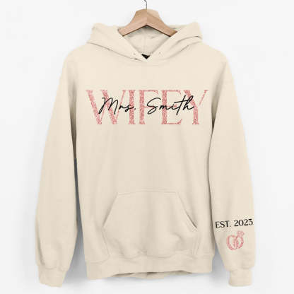 👚👕 Embrace the Warmth of Love: Personalized 'The Love of My Life My Wifey' Sweatshirt – Your Affection, Artfully Attired