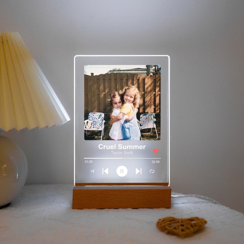 Personalized Music Photo LED Night Light – Custom Song & Picture Memory Lamp