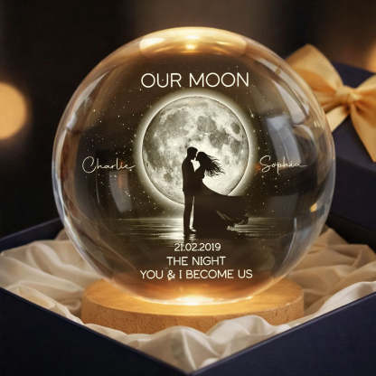 Couple Kissing Under the Moonlight, Custom Moon Phase by Date - Personalized Crystal Ball LED Night Light - Sentimental Valentine's Day Gift for Her, for Him