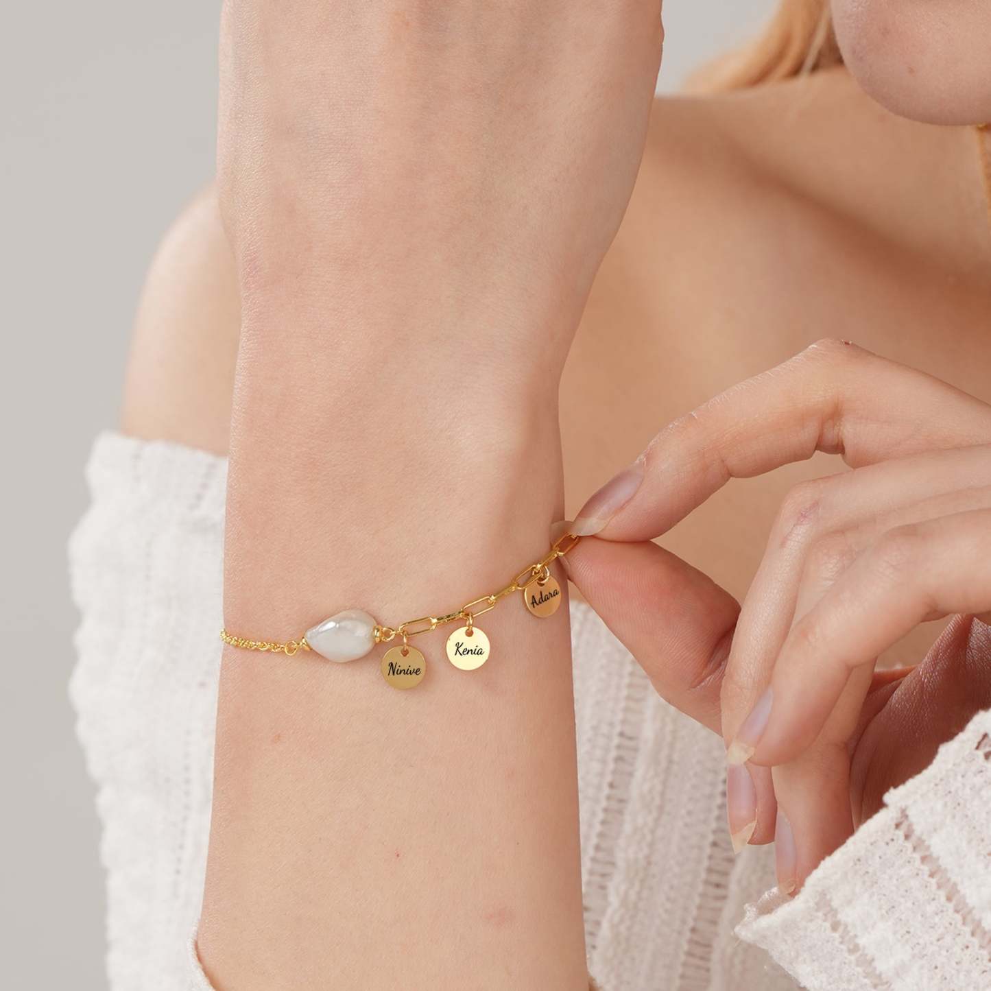 Personalized Names Charm Bracelet - Natural Baroque Pearl Paperclip Bracelet-VibeCloset