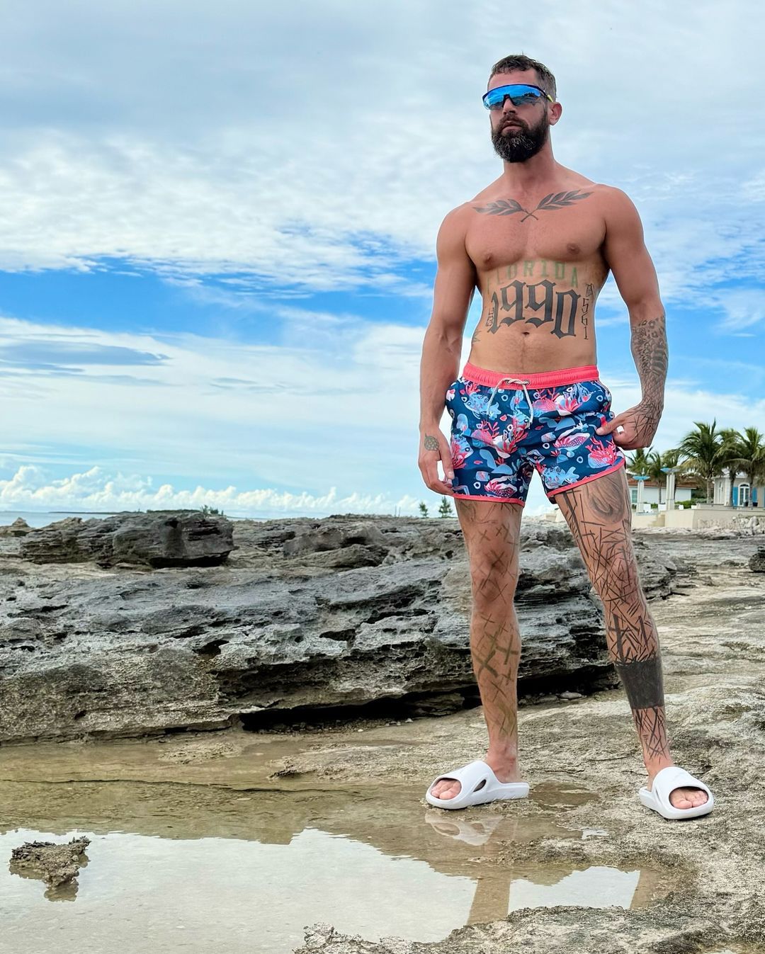 4.5 Inch Inseam Vintage Stretch White Circus Swim Trunks-VibeCloset