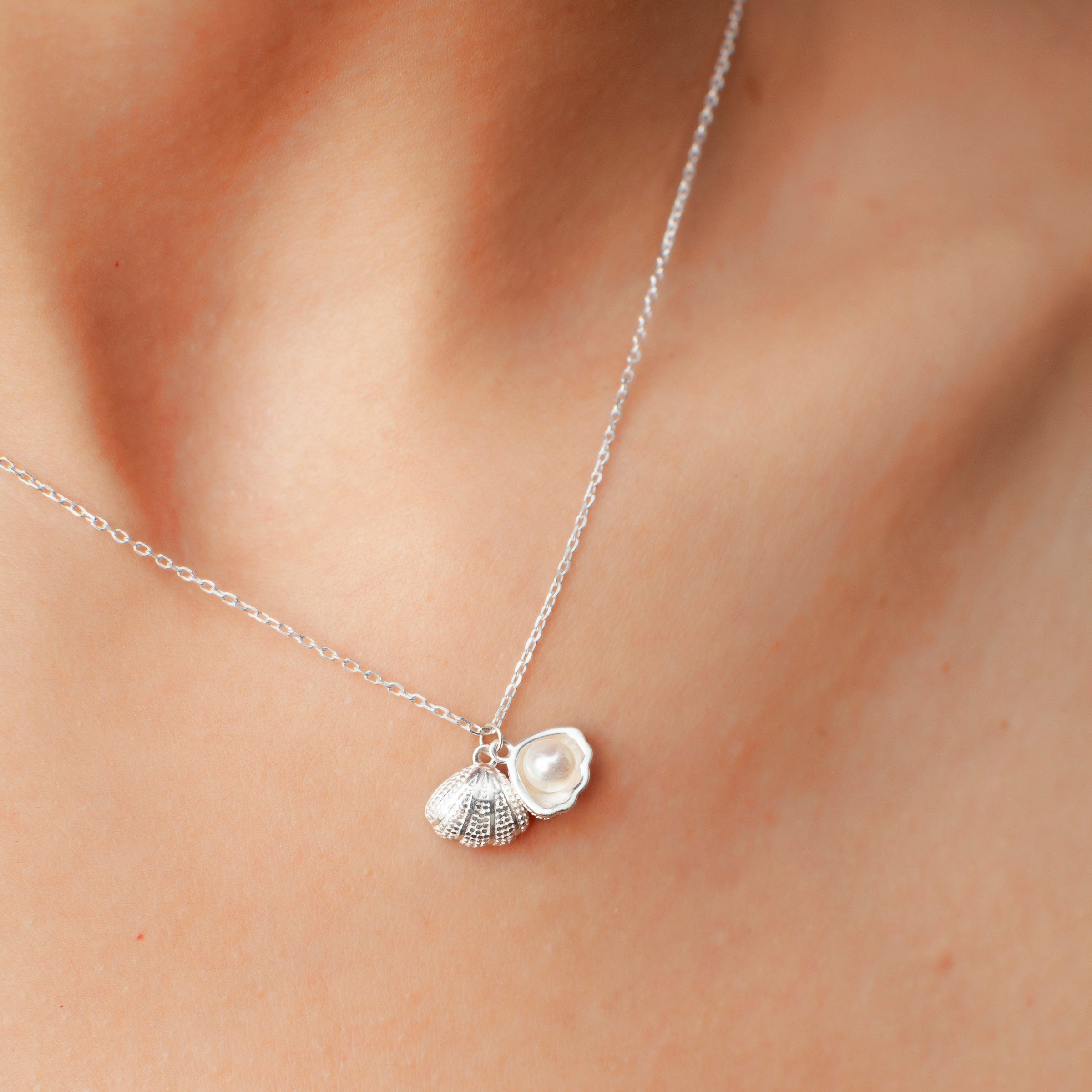 Silver Shell With Pearl-VibeCloset