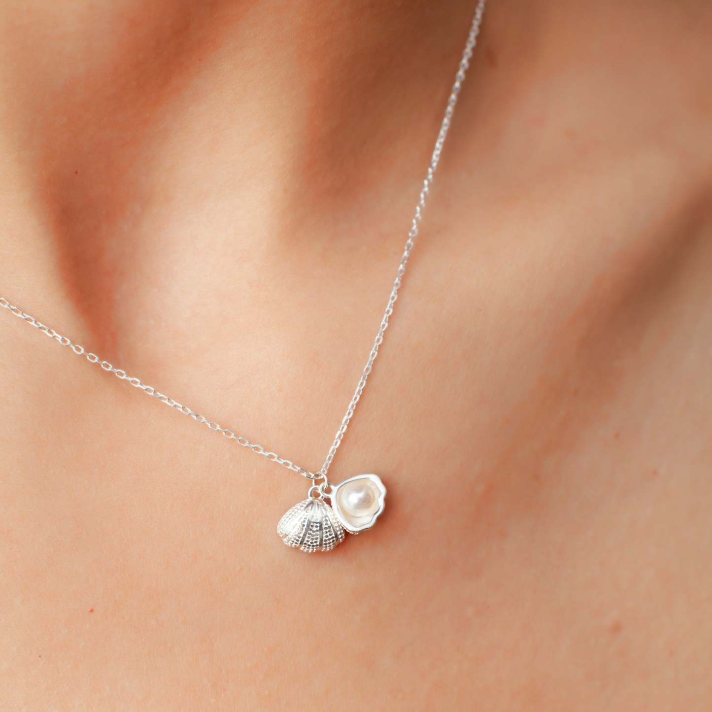 Silver Shell With Pearl-VibeCloset