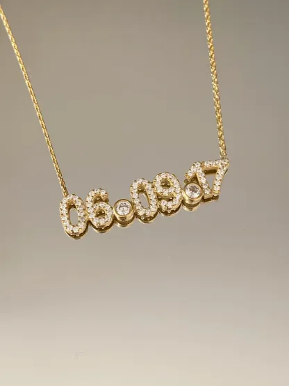 Bracelet d'anniversaire personnalisé avec zircones micro-pavées