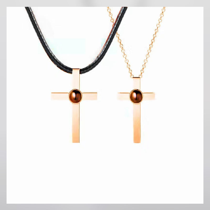 Collier à projection de croix