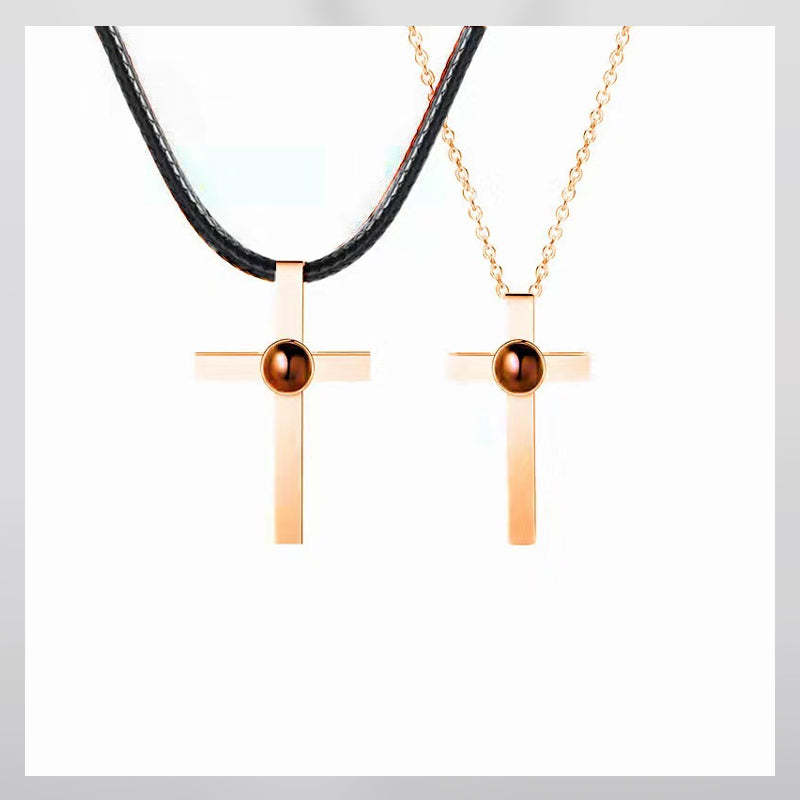 Collier à projection de croix