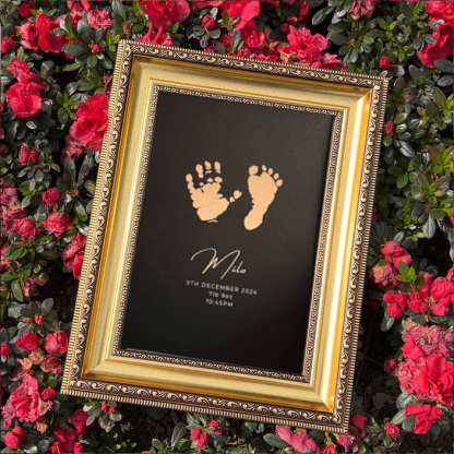 Cadre photo personnalisé avec empreintes de mains et de pieds de bébé