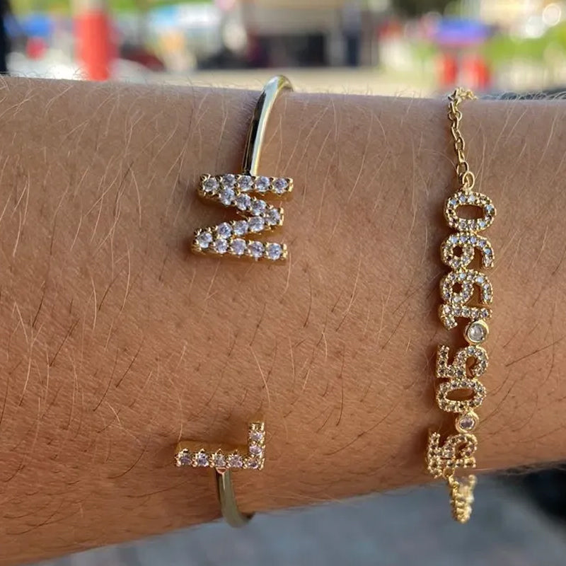 Bracelet d'anniversaire personnalisé avec zircones micro-pavées
