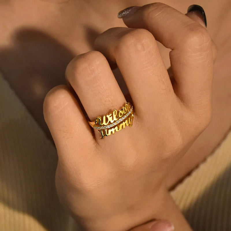 Bague double nom personnalisée avec pierres précieuses
