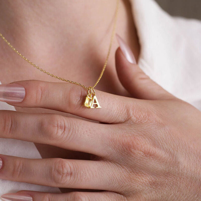 Collier personnalisé avec lettre de naissance - Cadeau de Saint-Valentin ou d'anniversaire pour elle