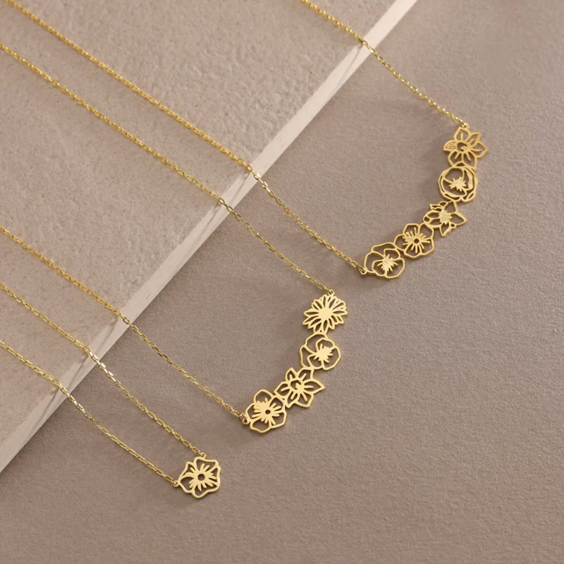 Collier délicat avec fleur de naissance