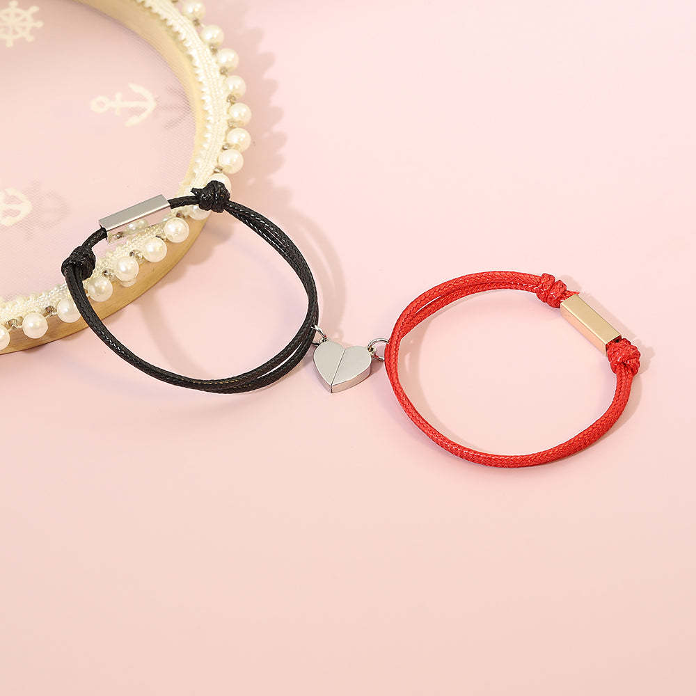 Bracelets de couple tressés assortis personnalisés Noms personnalisés Bracelets magnétiques Cadeaux de Saint-Valentin pour couple
