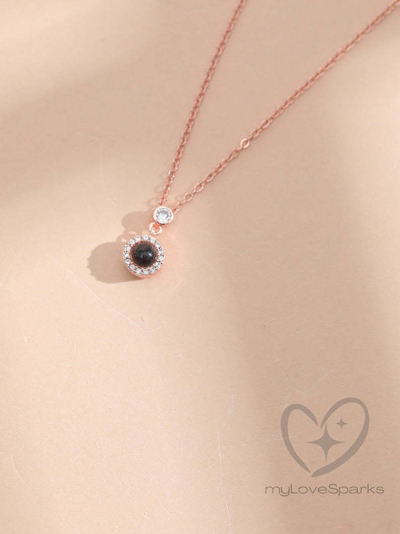 Collier de projection photo, collier personnalisé, cadeau commémoratif, cadeau pour elle, collier maman, cadeau de Saint-Valentin
