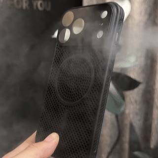  Full-Cover Magnetic Magnetic Cooling Protective Case for iPhone 17 Series
