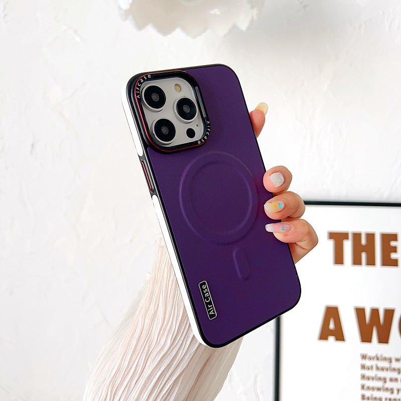 Crash-proof Phone case with color-pigmented leather and metal buttons.