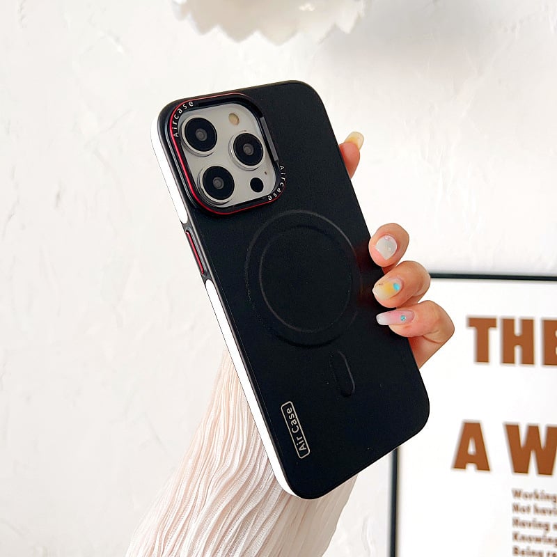 Crash-proof Phone case with color-pigmented leather and metal buttons.