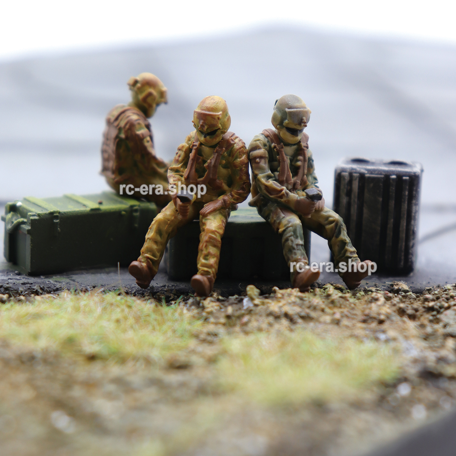 RC ERA C170 AH-64 Apache Painted Camouflage Pilots 