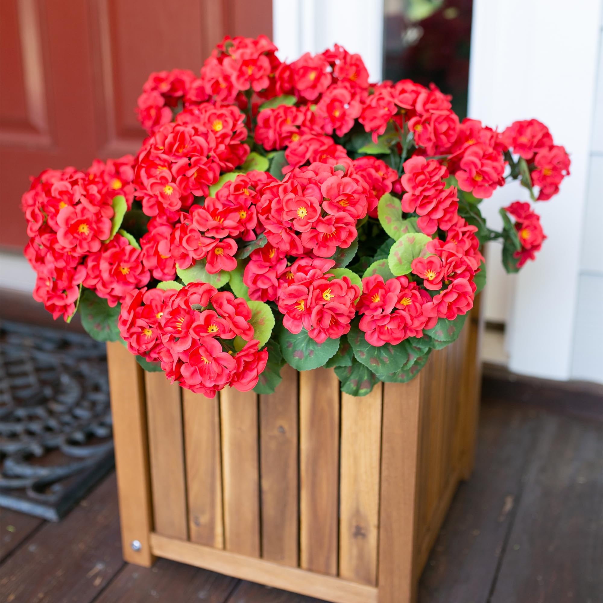 🌸 Lush, UV-Resistant Artificial Geraniums – Real Look, No Maintenance! 🌞🏡💐