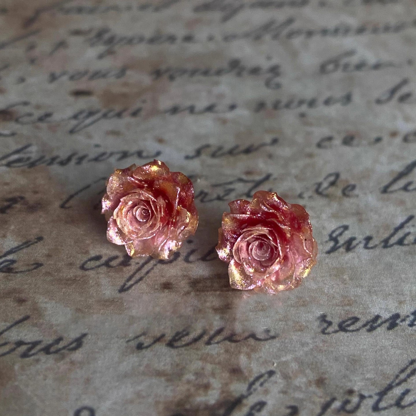 Artistic Gradient Rose Earrings — Hand-Painted Vintage Style, Romantic Dainty Earrings for Women