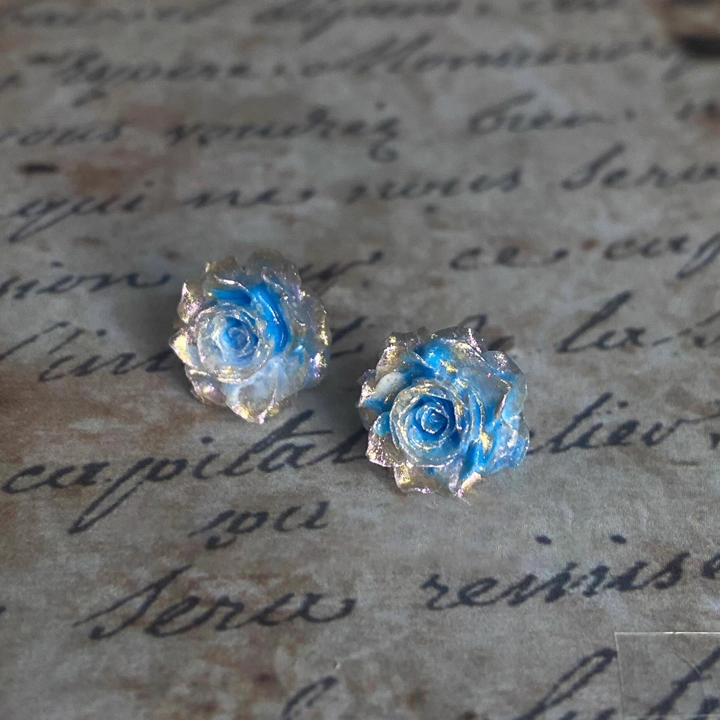 Artistic Gradient Rose Earrings — Hand-Painted Vintage Style, Romantic Dainty Earrings for Women