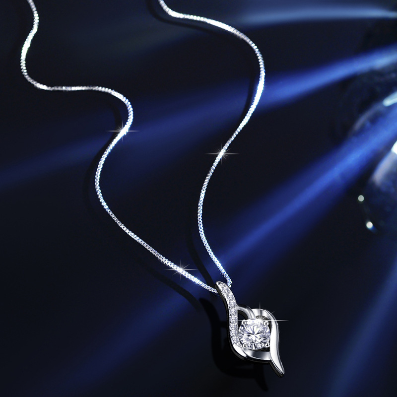 Romantic Melody Moissanite Pendant Necklace