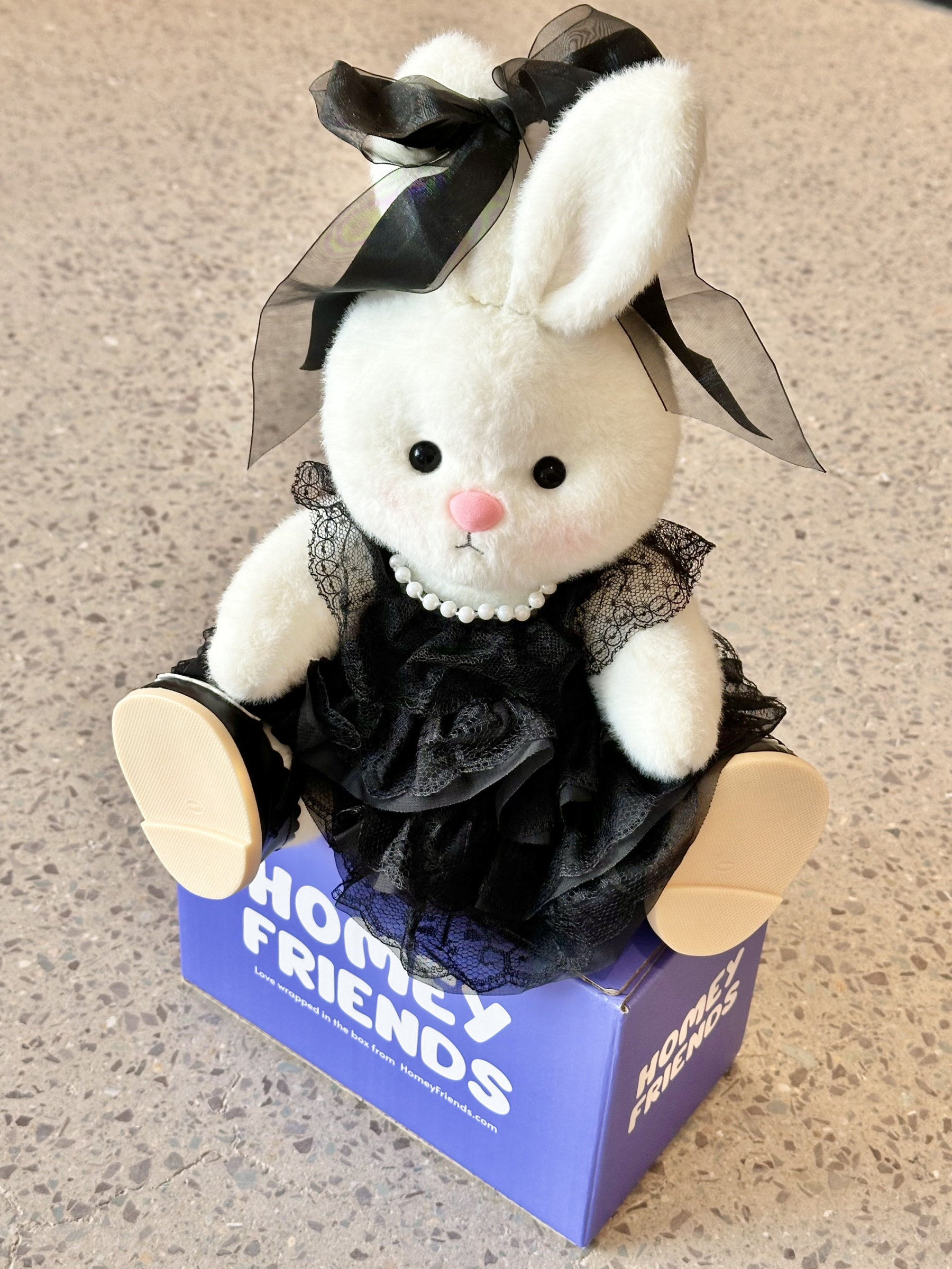 Homeyfriends Cute Jointed Bunny With Pearl Neckline Black Wedding Dress