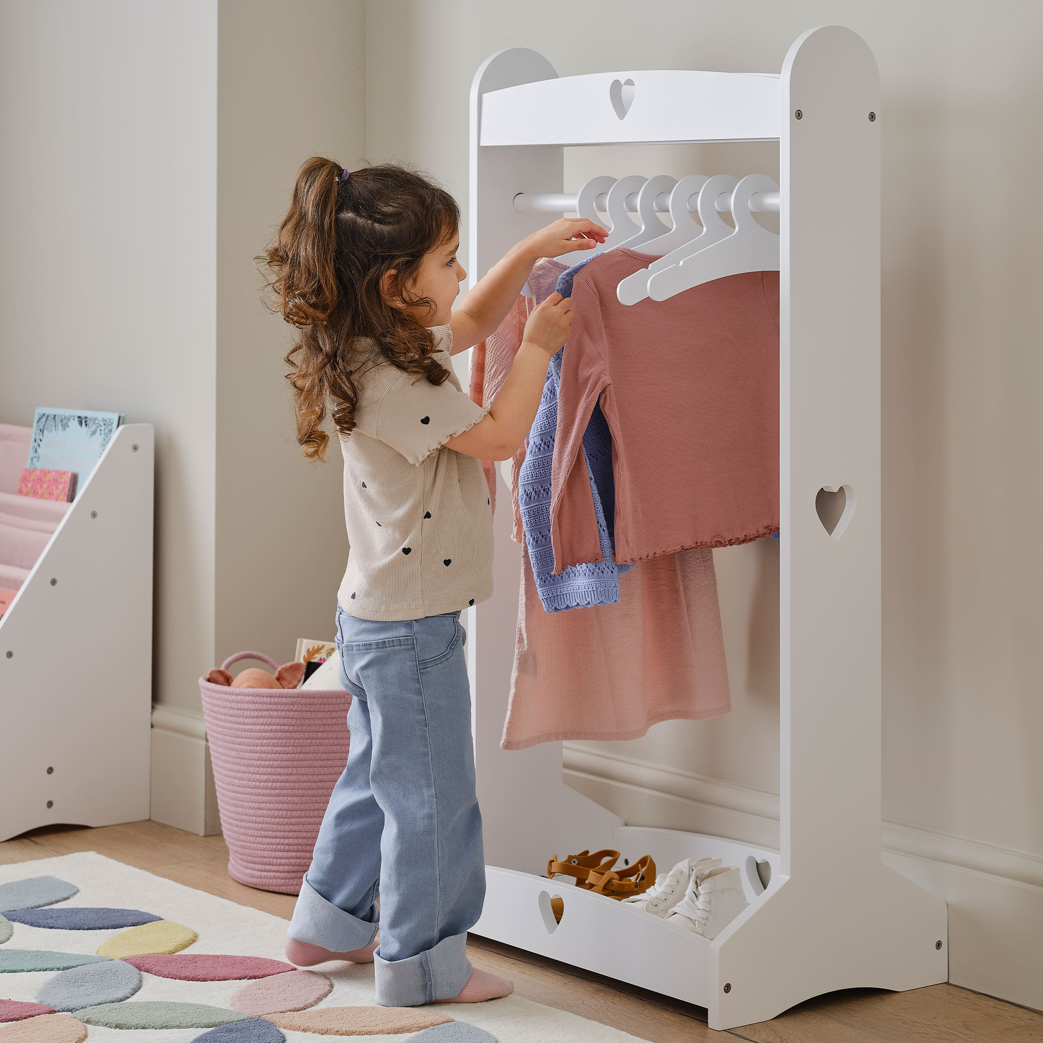Sweetheart Dressing Rail with Hangers