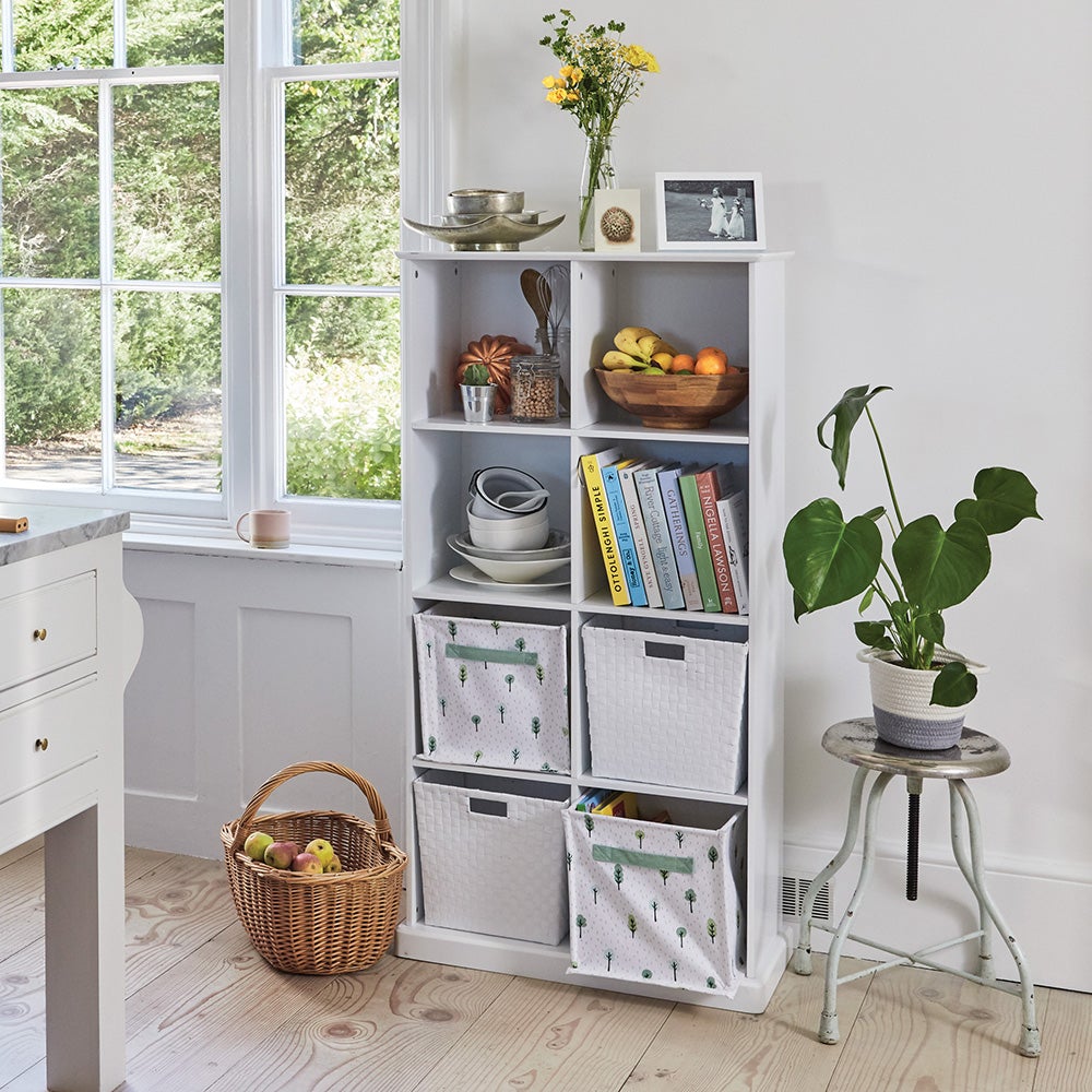 Cube storage unit in a kitchen