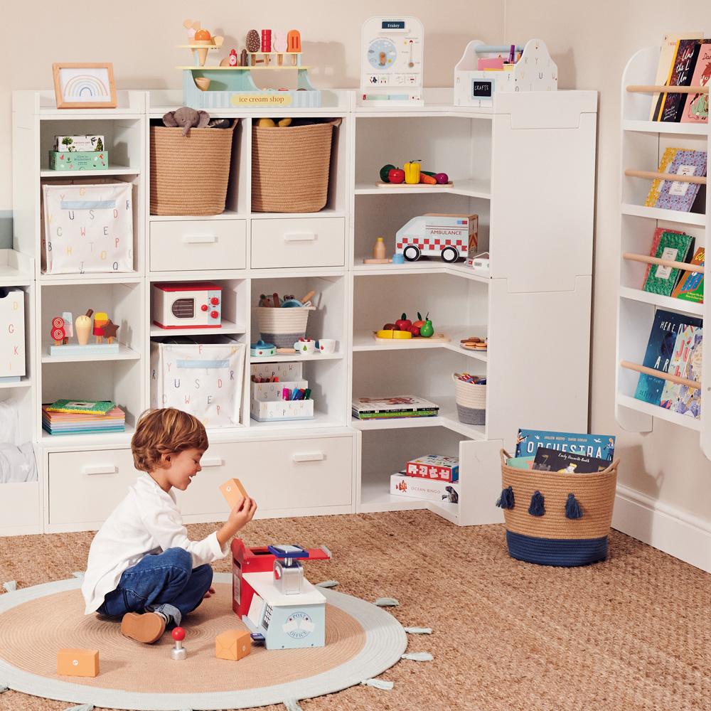 Angled orders toy storage