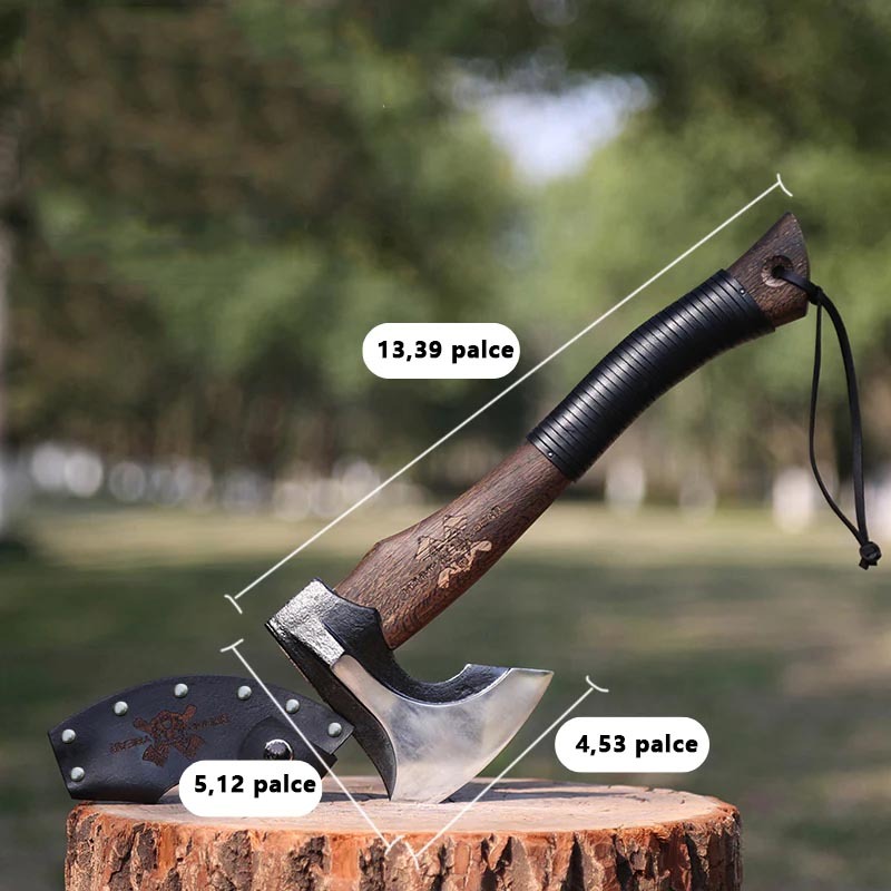 Hultaforsova první nová ručně vyrobená taktická sekera „Thunder“