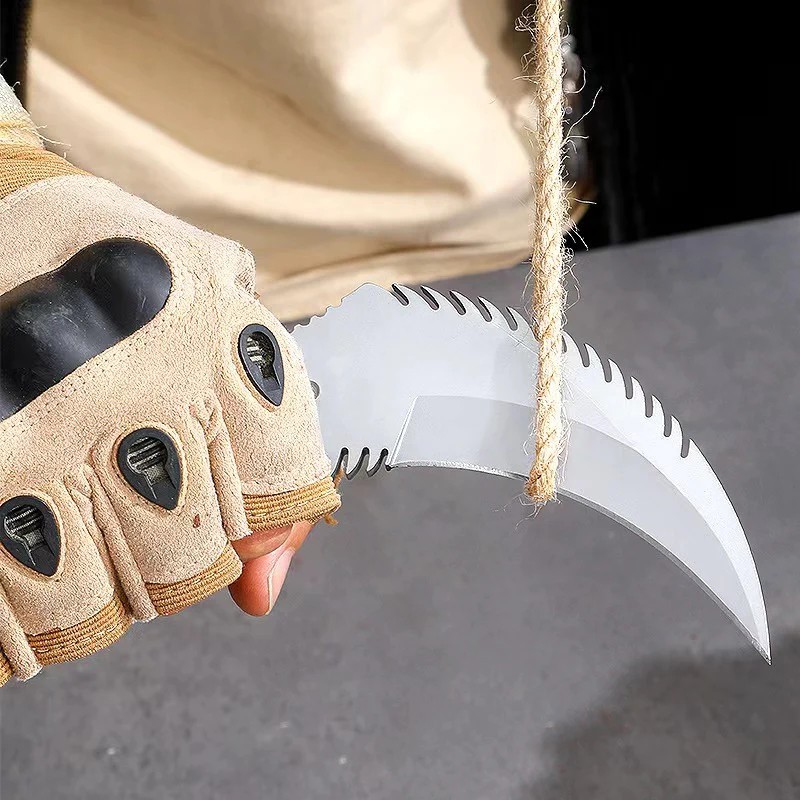 WOLF CLAW cuțit karambit durabil și ascuțit
