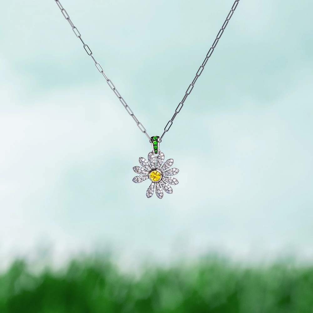 Přívěsek Jacob & Co. x PEACEMINUSONE se žlutým diamantem a dlážděním (limitovaná edice)